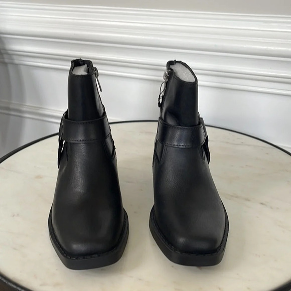 Women's Westinn Harness Booties size 5 - Picture 2 of 6